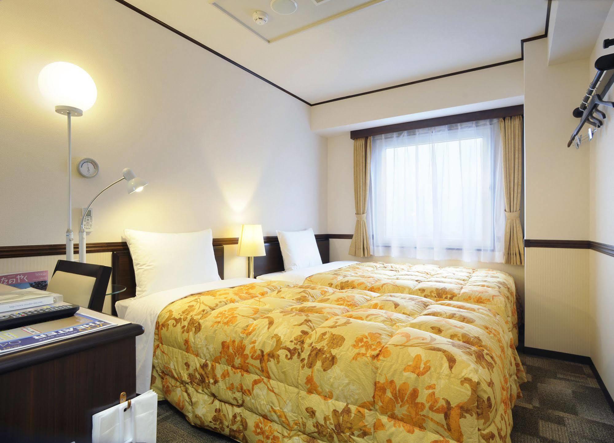 Toyoko Inn Sakudaira-Eki Asama-Guchi Esterno foto