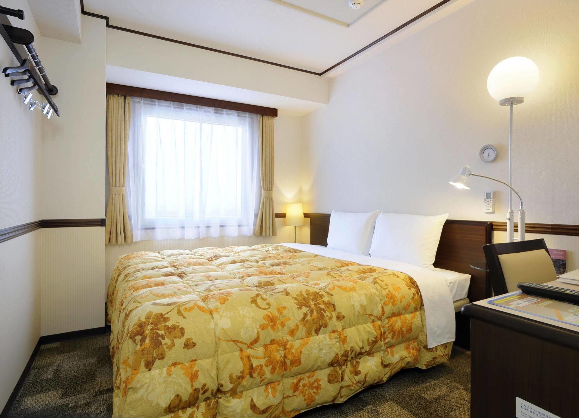 Toyoko Inn Sakudaira-Eki Asama-Guchi Esterno foto