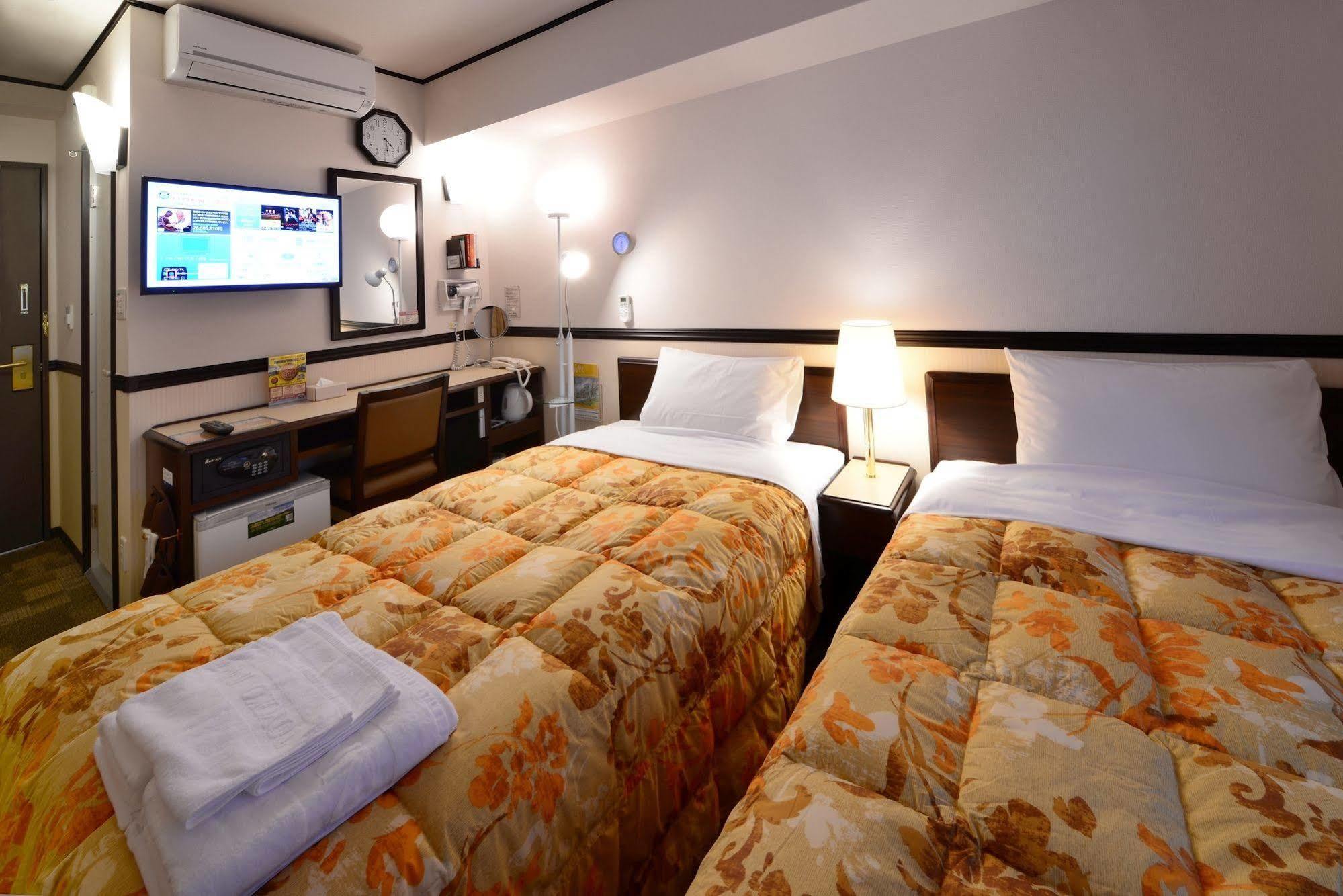 Toyoko Inn Sakudaira-Eki Asama-Guchi Esterno foto