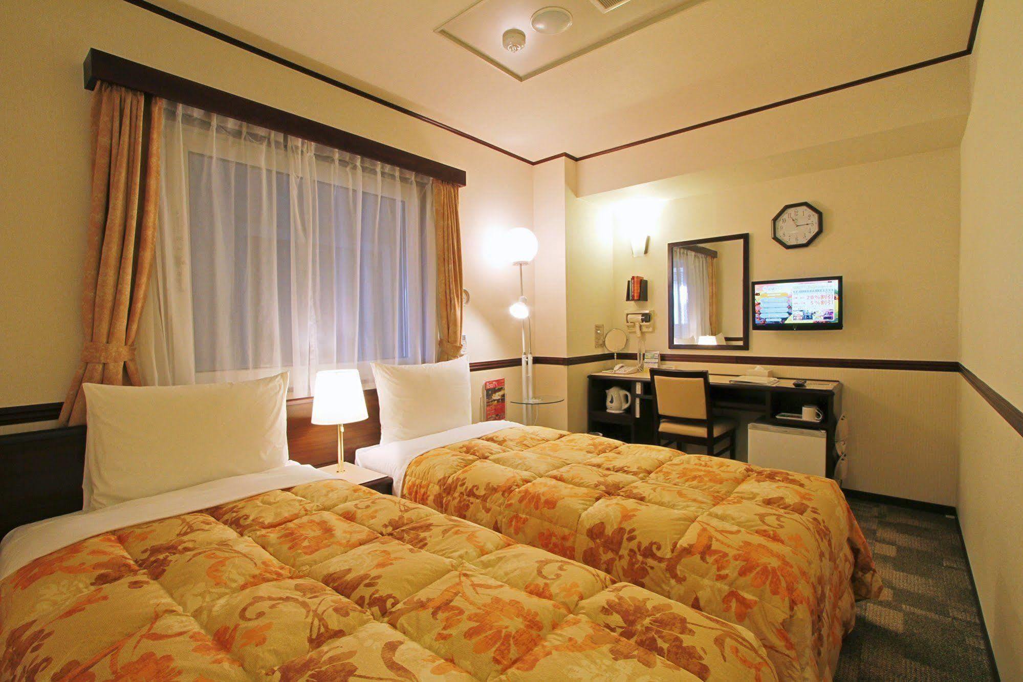 Toyoko Inn Sakudaira-Eki Asama-Guchi Esterno foto